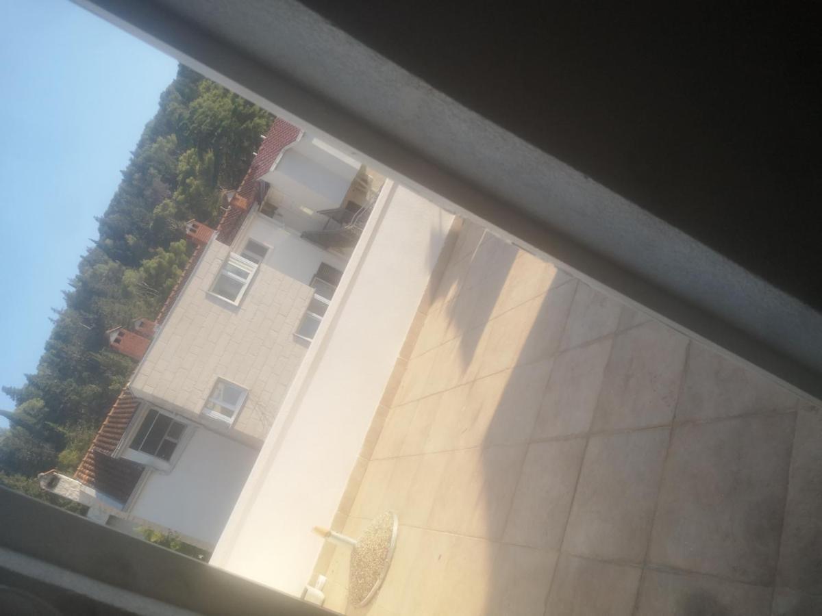 Double Room With Shared Bathroom Split Exterior foto
