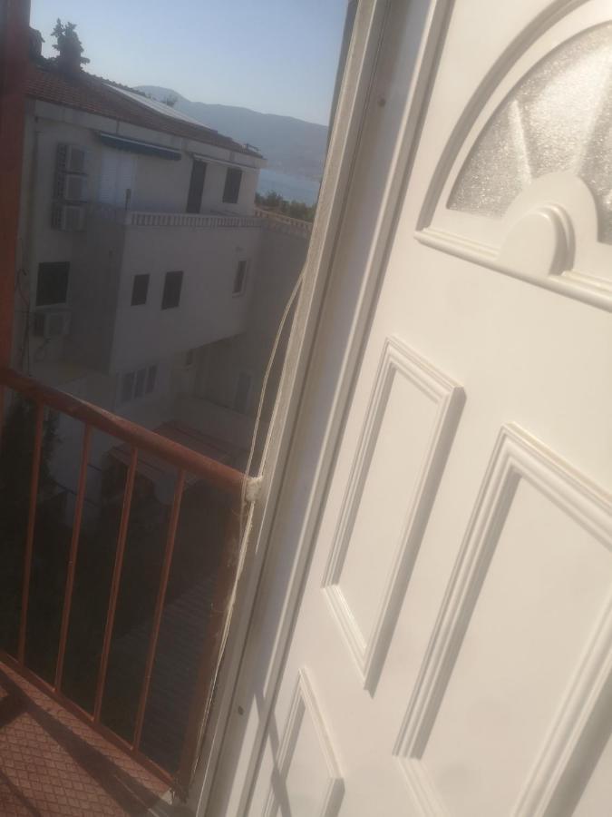 Double Room With Shared Bathroom Split Exterior foto