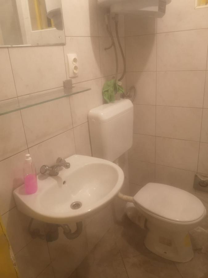 Double Room With Shared Bathroom Split Exterior foto